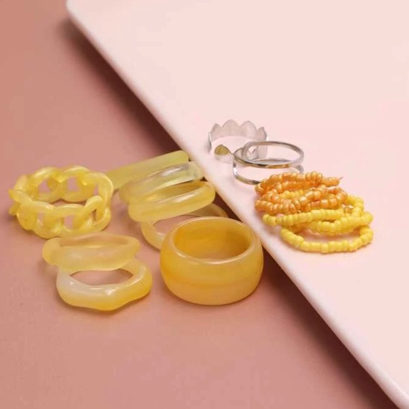 Yellow Colorful Chunky Resin Ring 17 Pieces - Picture 2 of 6